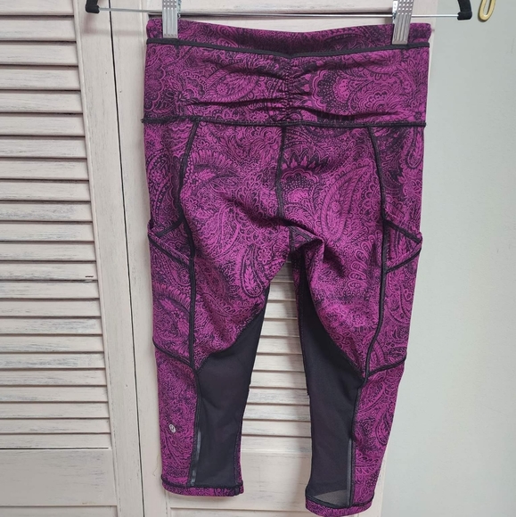 Lululemon Capris - Picture 1 of 3